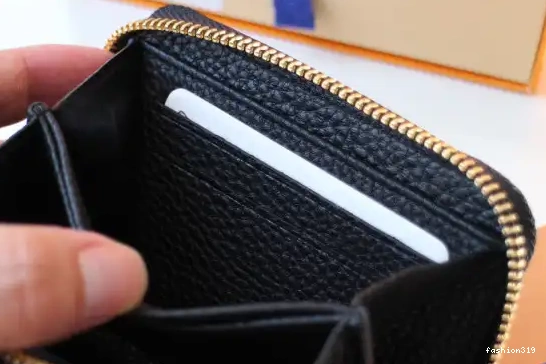 COIN VUITTON LOUIS PURSE ZIPPY 0425